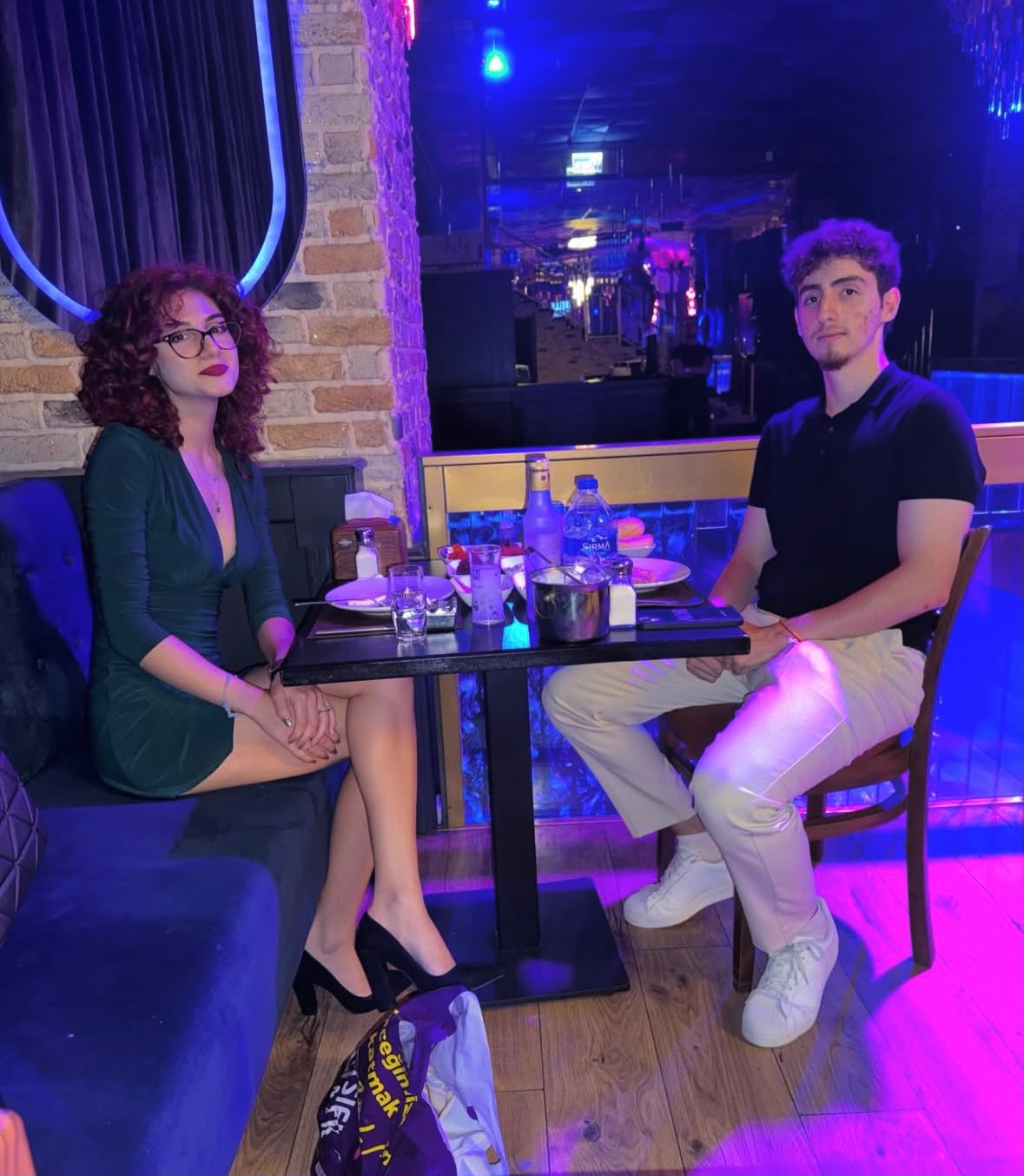 Gece dışarıda özel bir akşam yemeği